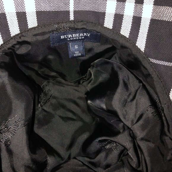 Burberry bucket hat size S UNISEX NWOTags